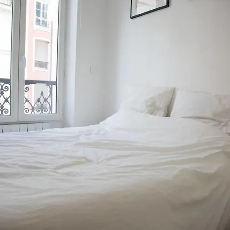 Beautiful Bright And Cosy Apt Near Sacre Coeur Apartment